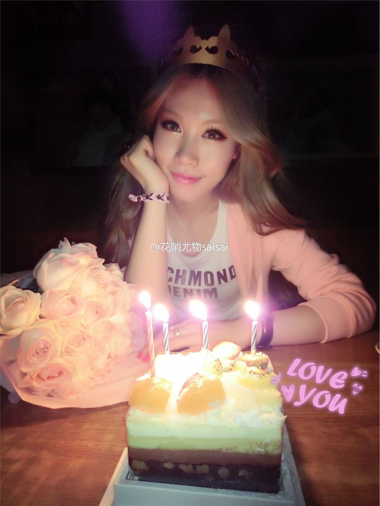 花哨尤物saisai的微博列表微女郎